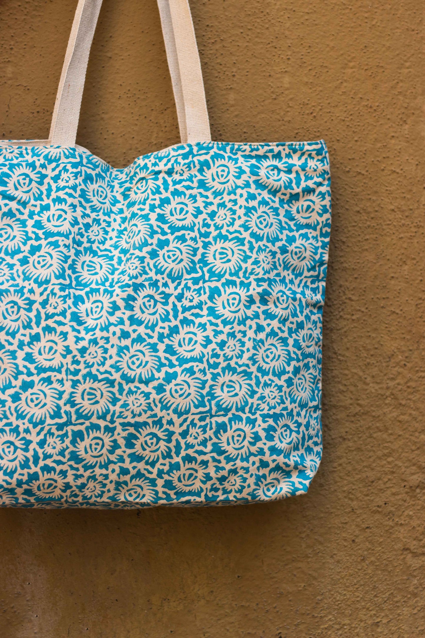 Cotton Daily Tote With Lining · Floral Fun Blue