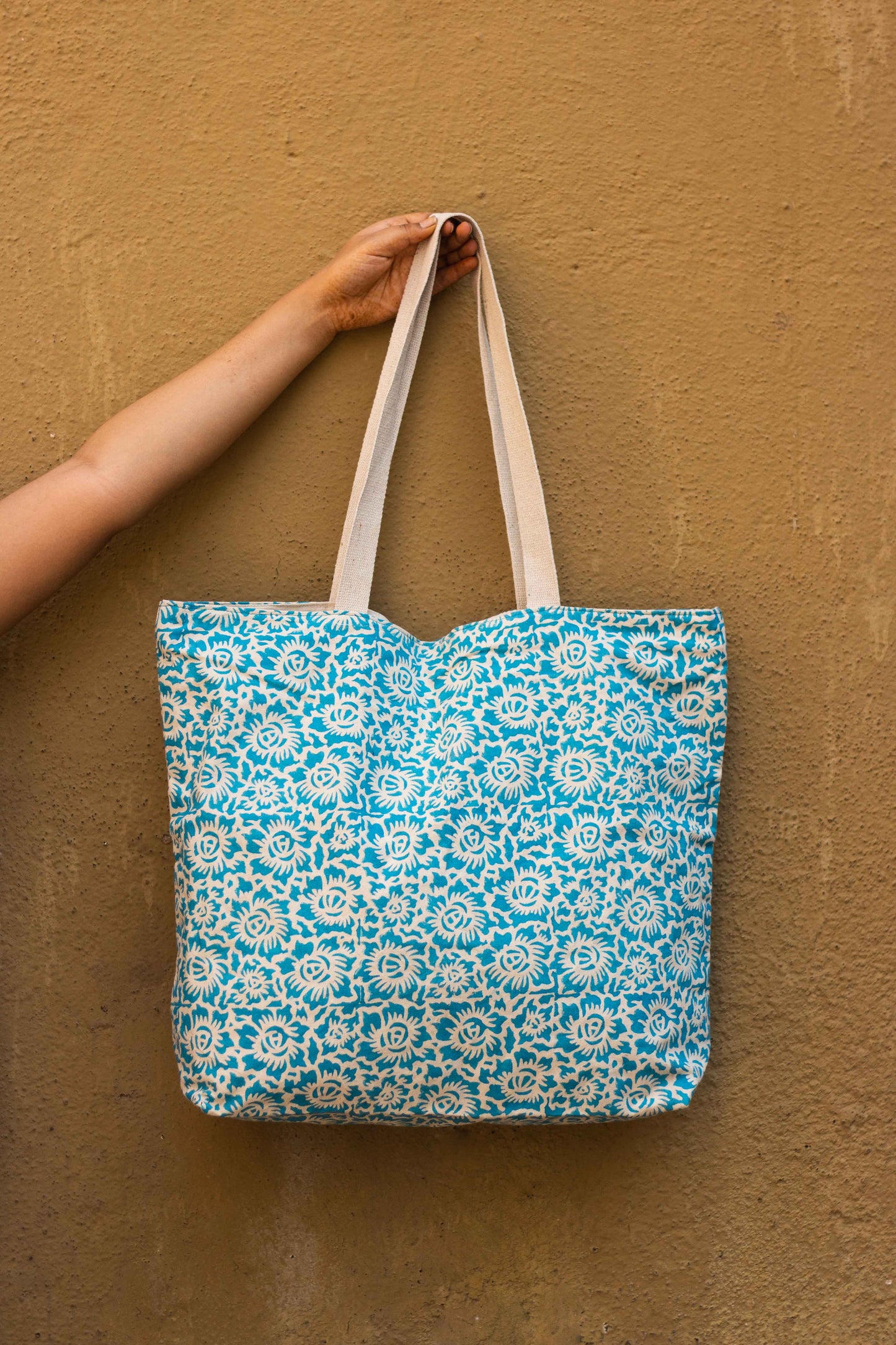 Cotton Daily Tote With Lining · Floral Fun Blue