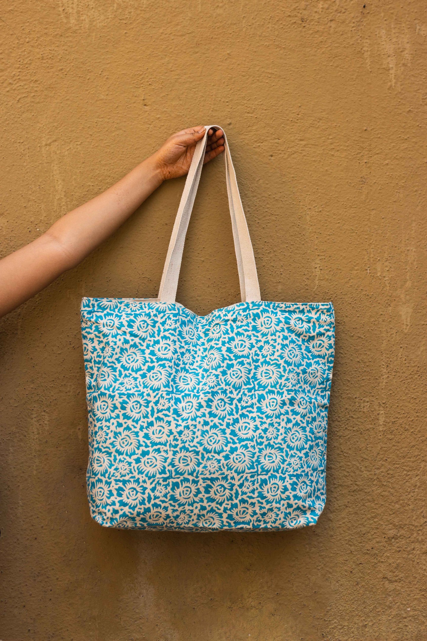 Cotton Daily Tote With Lining · Floral Fun Blue